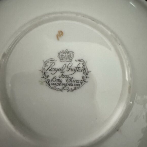 ROYAL GRAFTON Bone China England Black Floral Orchid Gold Trim Set Cup & Saucer - Picture 6 of 6